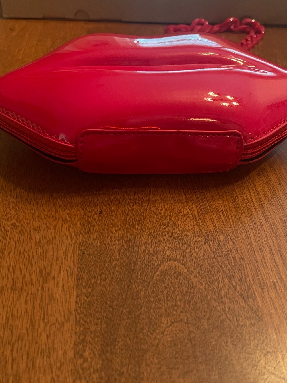 Betsey Johnson Red Patent Lip-Shaped Shoulder Bag with Chain Strap - Picture 3 of 8